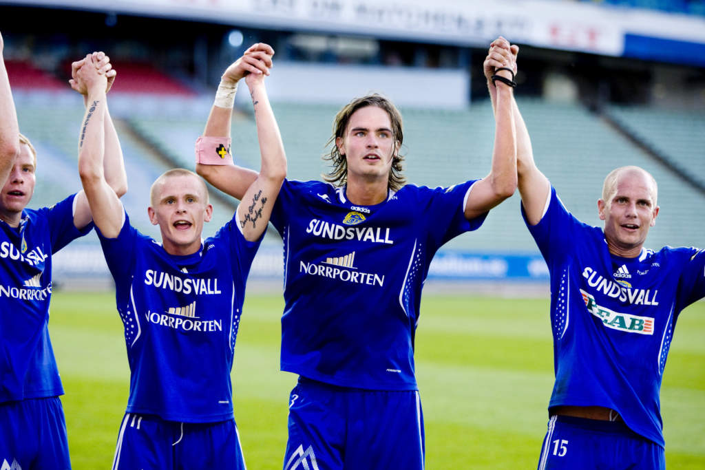 080728 Fotboll, allsvenskan, GAIS - Sundsvall: Ari Freyr Skulason, Mikael Lustig, Johan Patriksson, Sundsvall, jubel.
© Bildbyrn - 55789