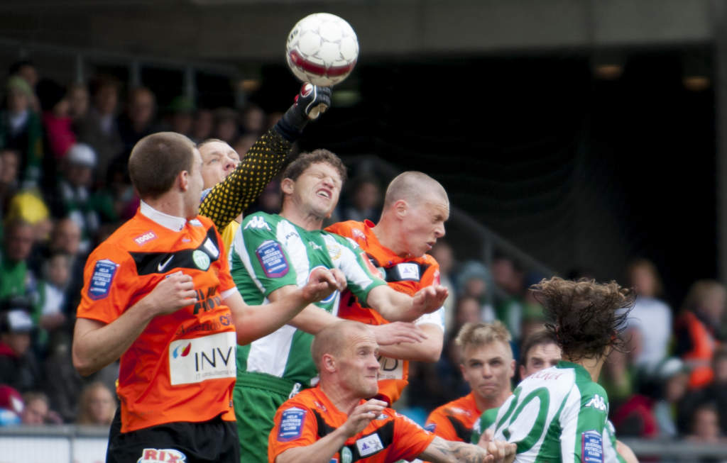 110515 Fotboll, Superettan, Hammarby - Vsters: Marcus Danielsson, Victor Nilsson Lindelf, Vsters, Paulinho Guara, Hammarby.
© Bildbyrn - 81925 -