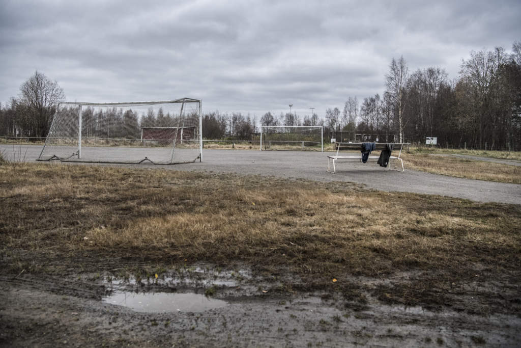 foto : andbar : mikael lustigs moderklubb i ume.  infr longread om guldbollen.