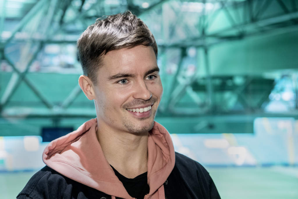 foto : andbar : mikael lustig i glasgow.  infr longread om guldbollen.