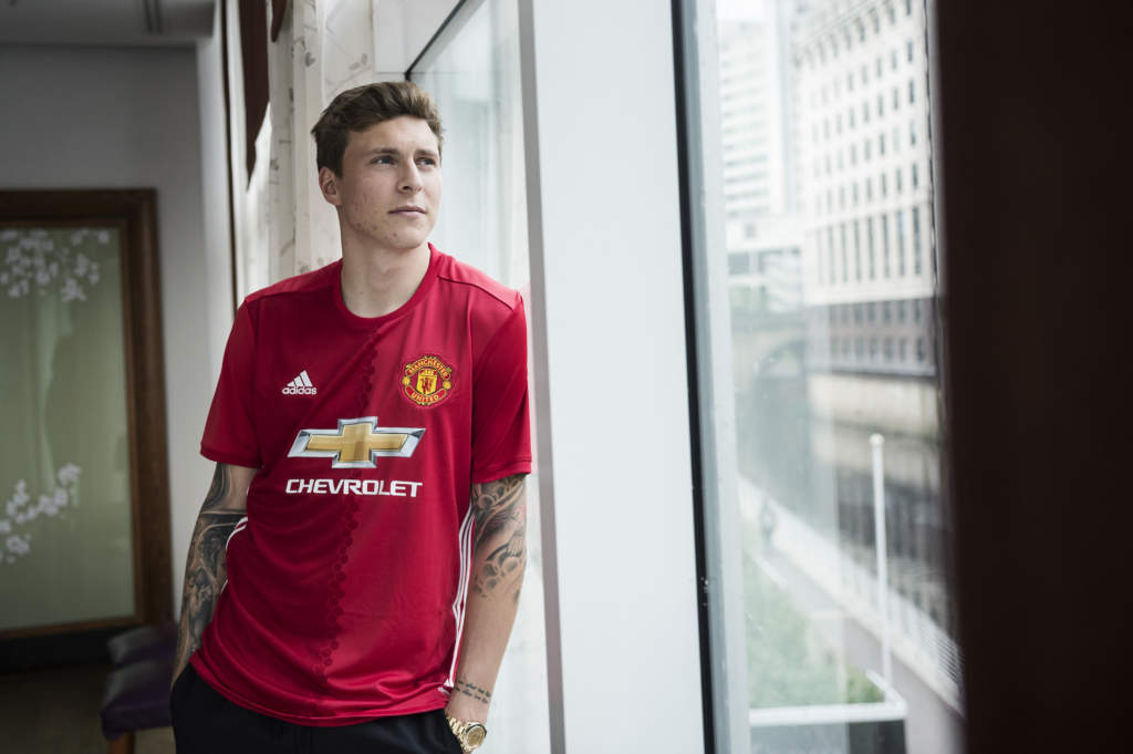 victor nilsson lindelf, fotbollsspelare sverige manchester united p the lowry hotel i manchester, tatuering,